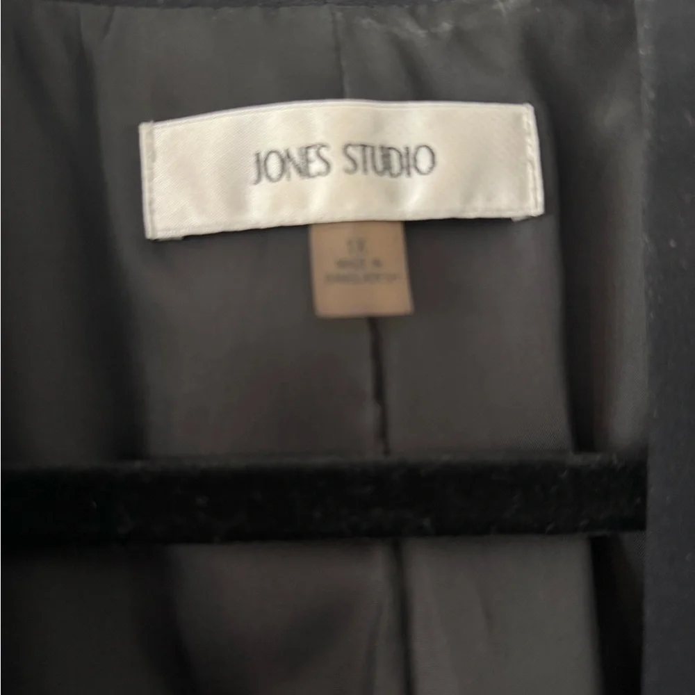 Jones Studio Classic Black Blazer - Picture 3 of 3